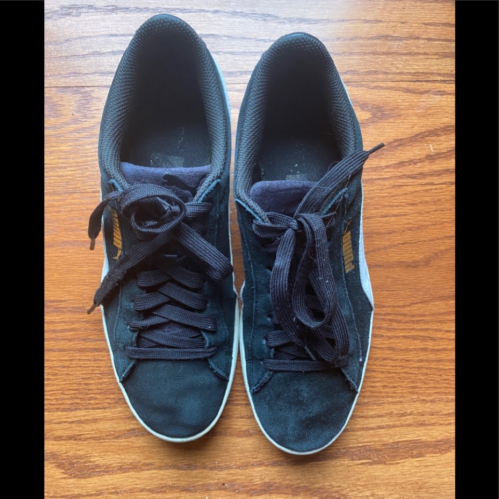 Women’s Classic Suede Puma Shoes Black, sz 9